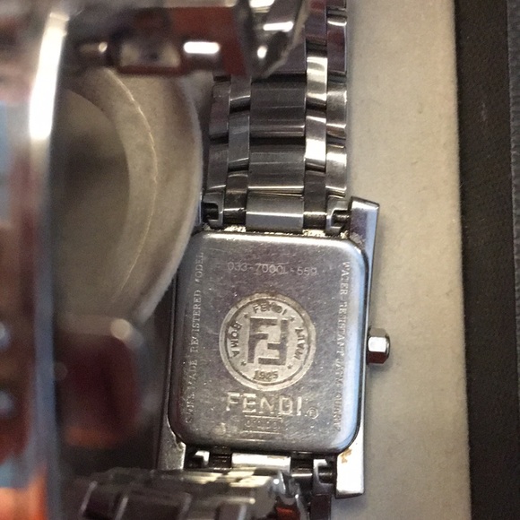 EUC FENDI TIMEPIECE - Picture 6 of 6